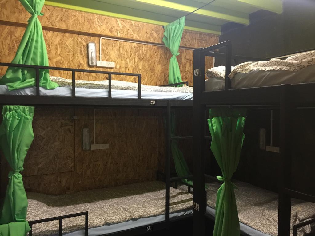Hometown Hostel Samut Songkhram Værelse billede