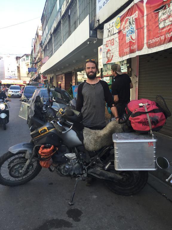 Hometown Hostel Samut Songkhram Eksteriør billede