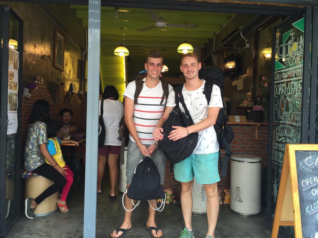 Hometown Hostel Samut Songkhram Eksteriør billede