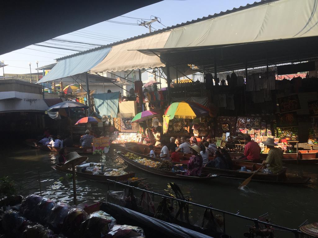 Hometown Hostel Samut Songkhram Eksteriør billede