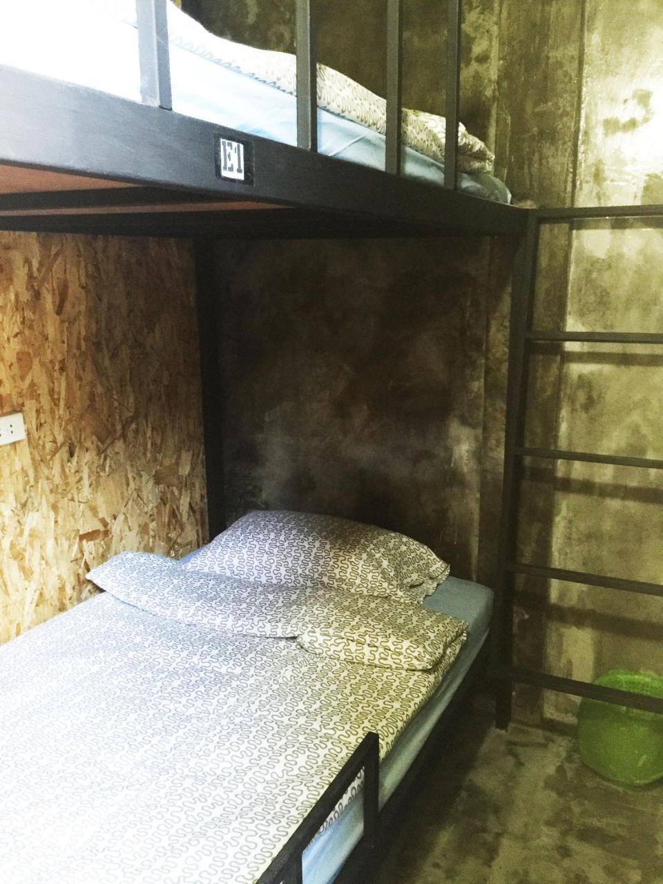 Hometown Hostel Samut Songkhram Eksteriør billede