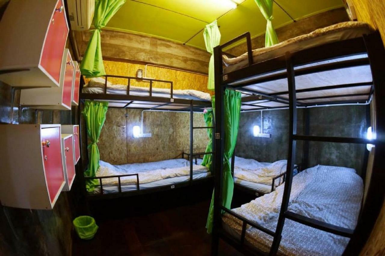 Hometown Hostel Samut Songkhram Eksteriør billede
