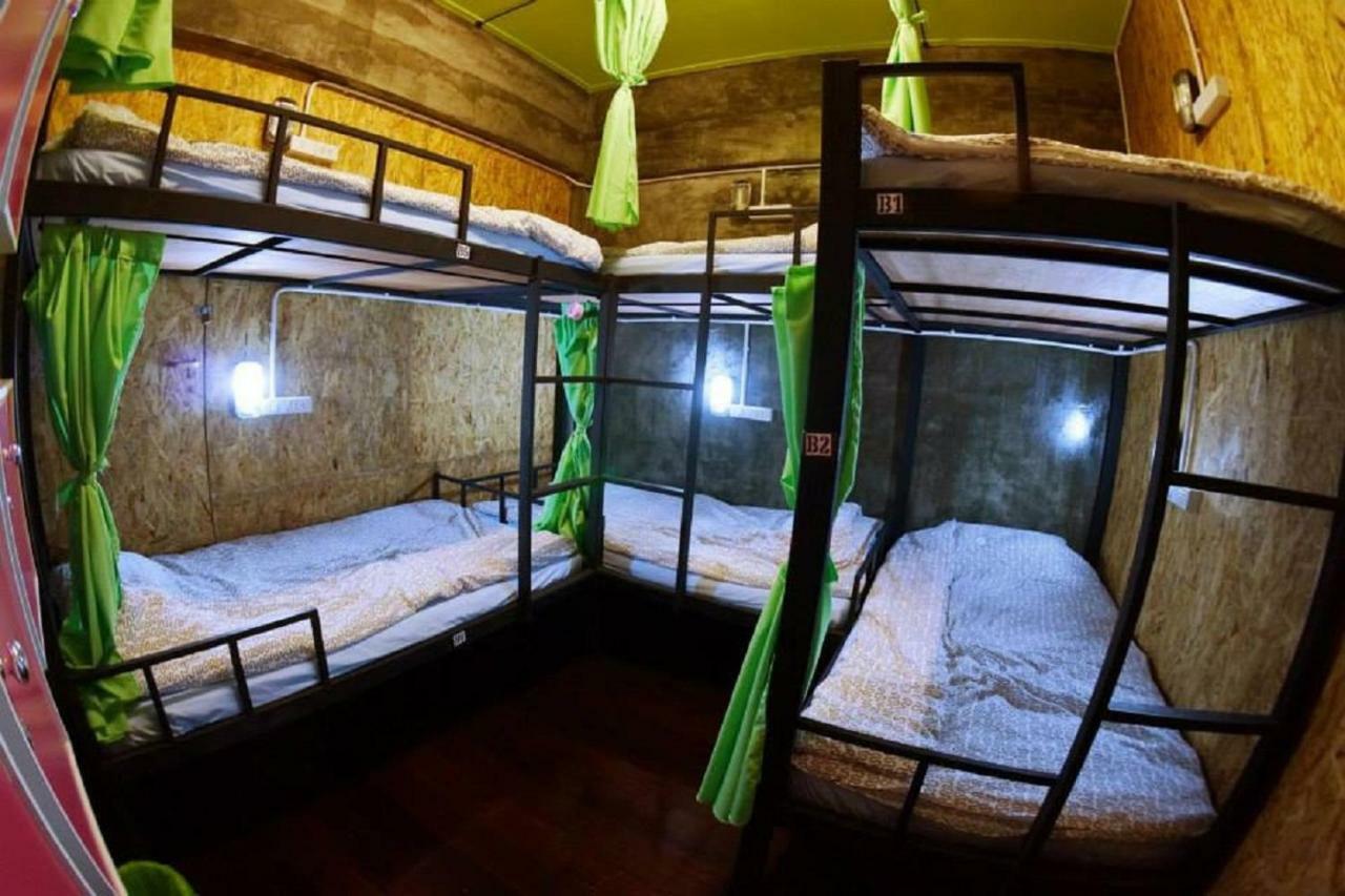 Hometown Hostel Samut Songkhram Eksteriør billede